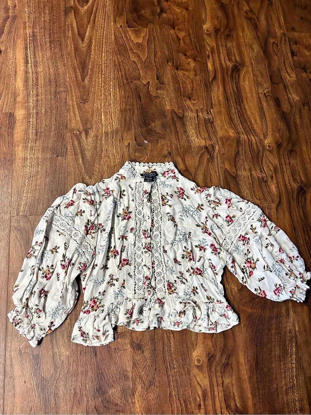 Angie Romantic Cottagecore Floral Balloon Sleeve Top M